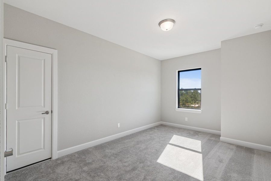 Spacious, unfurnished interior of a new home in Kresston - Enclave Collection, Magnolia (Image 35).