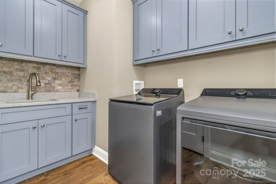 Image 42 of a home in .