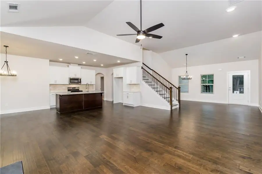 Spacious, unfurnished interior of a new home in , Snellville (Image 15).