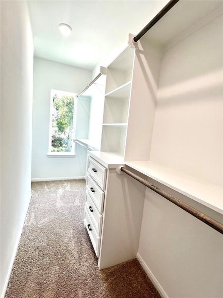 Master walk in closet w/wonderful natural light Master walk in closet w/wonderful natural light