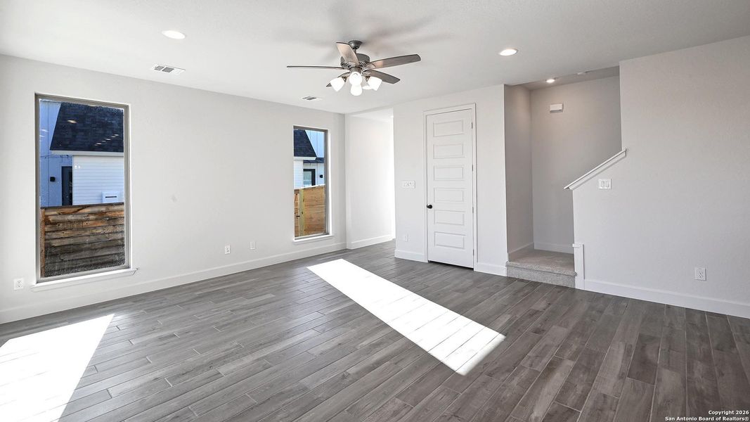 Spacious, unfurnished interior of a new home in Solms Landing 45', New Braunfels (Image 17).