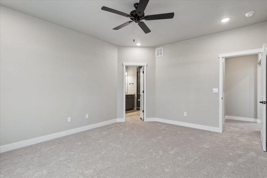 Spacious, unfurnished interior of a new home in Aspen Meadows, Colorado Springs (Image 31). Spacious, unfurnished interior of a new home in Aspen Meadows, Colorado Springs (Image 31).