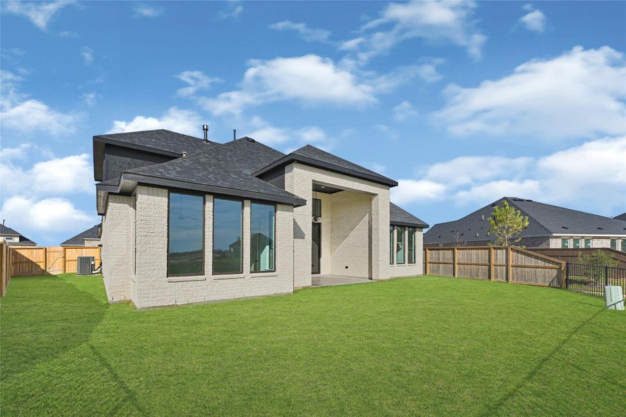 Exterior details and patio area of a home in Cross Creek West, Fulshear (Image 22).