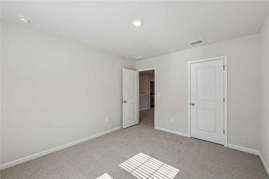 Spacious, unfurnished interior of a new home in The Oaks at Dawson, Dawsonville (Image 17).