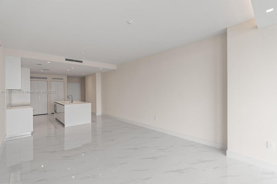 Spacious, unfurnished interior of a new home in Aria Reserve, Miami (Image 25). Spacious, unfurnished interior of a new home in Aria Reserve, Miami (Image 25).