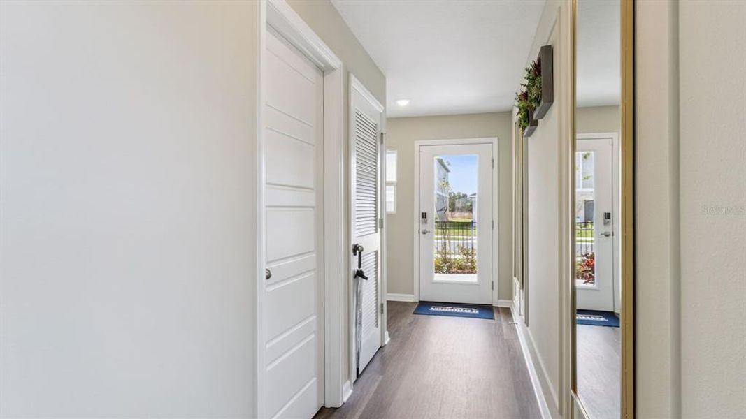 Spacious, unfurnished interior of a new home in Harmony on Lake Eloise, Winter Haven (Image 20).