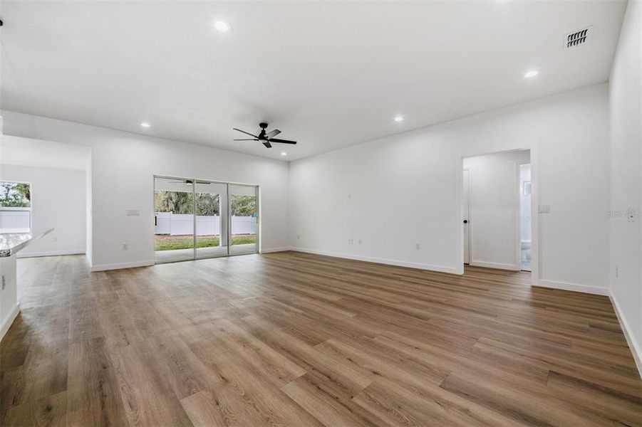 Spacious, unfurnished interior of a new home in , Dade City (Image 35).