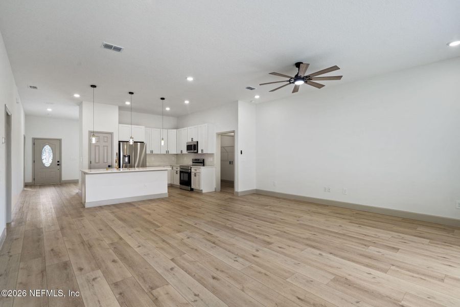 Spacious, unfurnished interior of a new home in , Orange Park (Image 24).