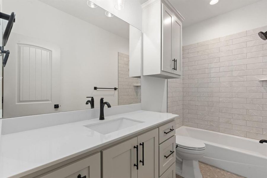 Furnished interior view inside a new home in , Cleburne (Image 9).