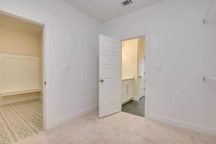 Spacious, unfurnished interior of a new home in The Sanctuary, Aiken (Image 15).