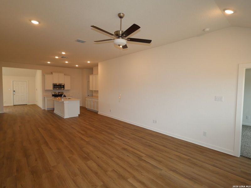 Spacious, unfurnished interior of a new home in Winding Brook, San Antonio (Image 27).