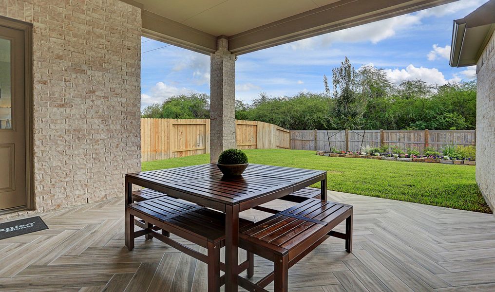 Image 16 of the Icet Creek Crossing community in Mont Belvieu, TX.