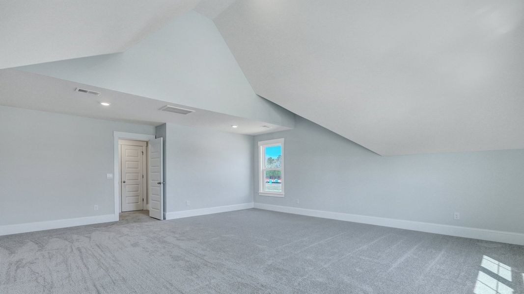 Spacious, unfurnished interior of a new home in Berkeley Bay, Ridgeville (Image 25).