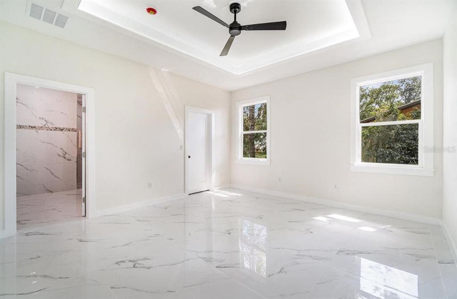 Spacious, unfurnished interior of a new home in , St. Cloud (Image 20).