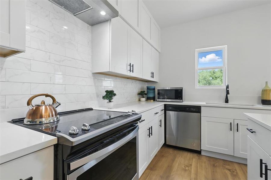 Furnished interior view inside a new home in , Granbury (Image 12).
