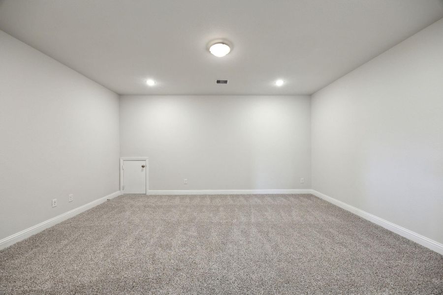 Spacious, unfurnished interior of a new home in Saint Tropez, Huffman (Image 16).