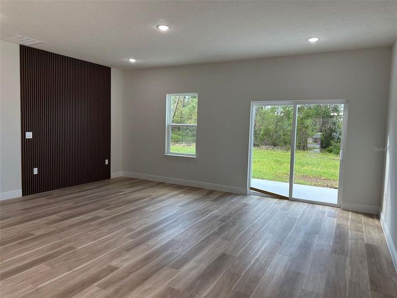 Spacious, unfurnished interior of a new home in , Ocala (Image 25).