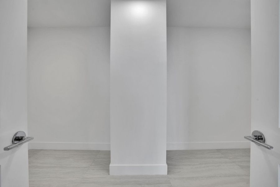 Owner’s suite with walk-in closet