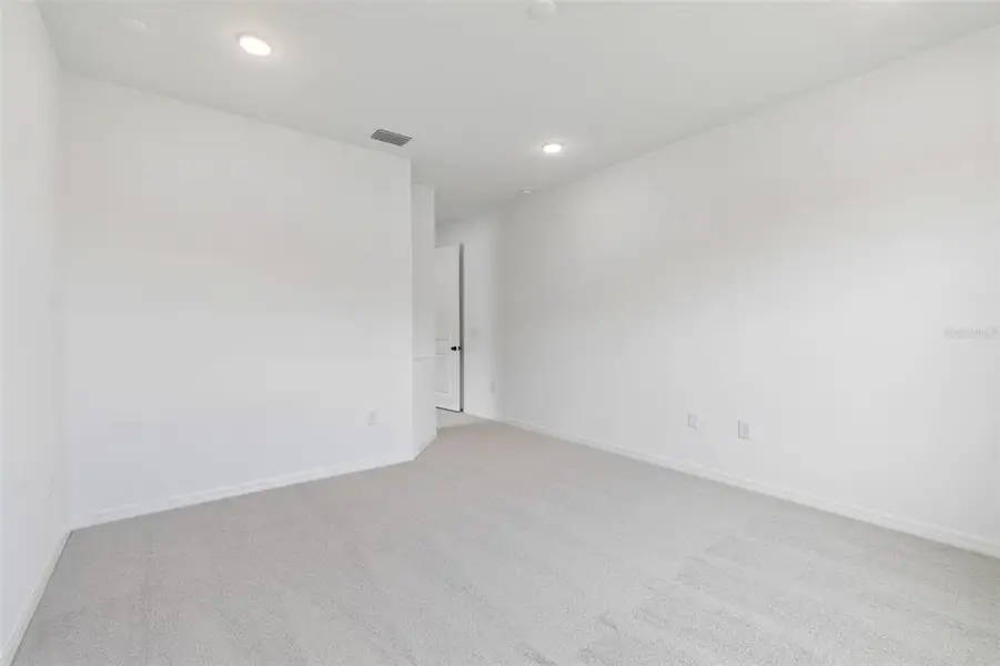 Spacious, unfurnished interior of a new home in Isles at Bayview, Parrish (Image 53). Spacious, unfurnished interior of a new home in Isles at Bayview, Parrish (Image 53).