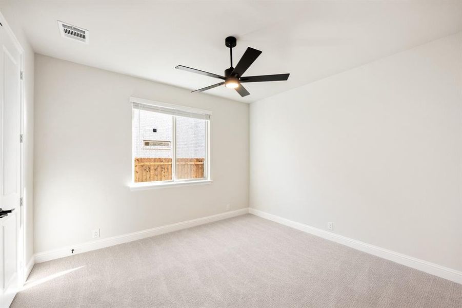 Spacious, unfurnished interior of a new home in The Oaks, Red Oak (Image 21).