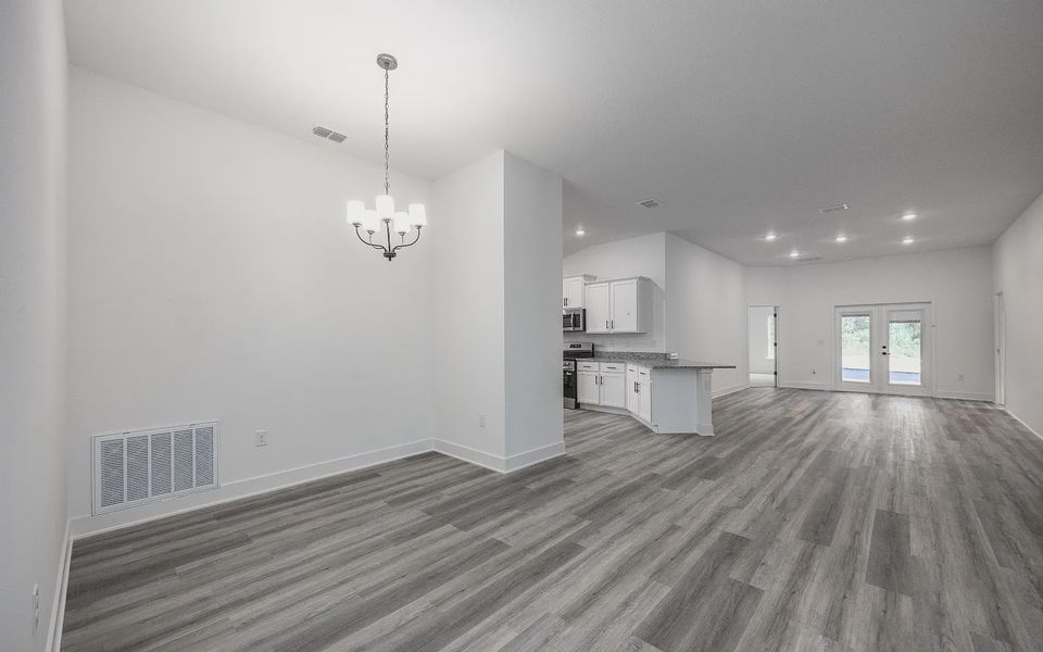 Spacious, unfurnished interior of a new home in Kirkland Farms, Alachua (Image 16).