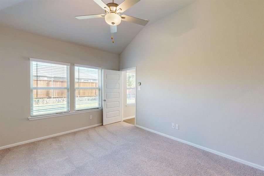 Spacious, unfurnished interior of a new home in Mobberly Farms, Pilot Point (Image 24).