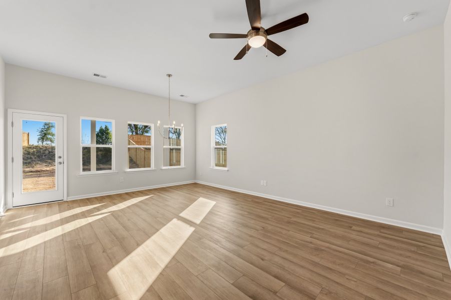 Spacious, unfurnished interior of a new home in Landmark Commons, Boiling Springs (Image 15).