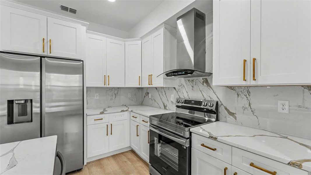 Furnished interior view inside a new home in , Davenport (Image 5).