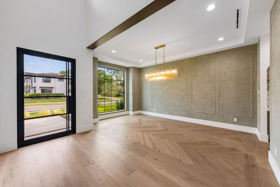 Spacious, unfurnished interior of a new home in , Houston (Image 22).