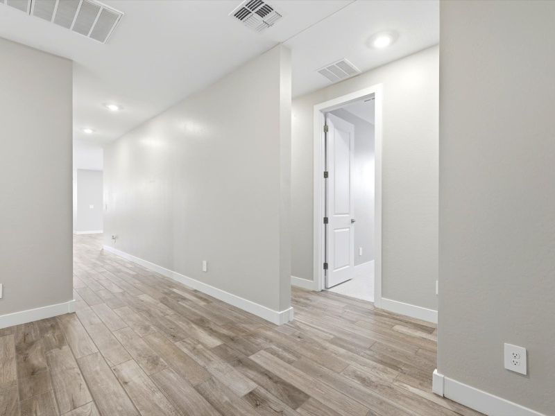 Spacious, unfurnished interior of a new home in Legacy Place, Glendale (Image 15).