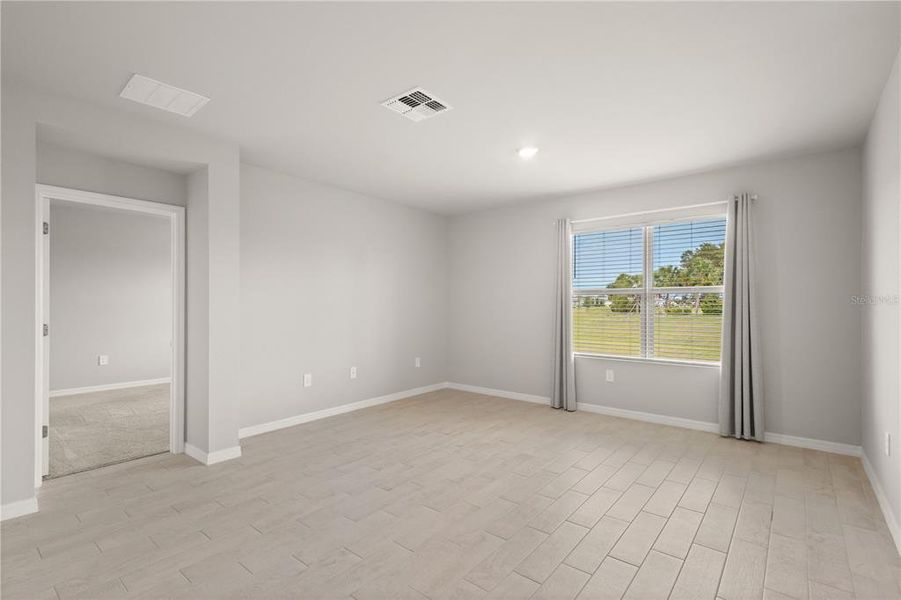 Spacious, unfurnished interior of a new home in , North Port (Image 19).