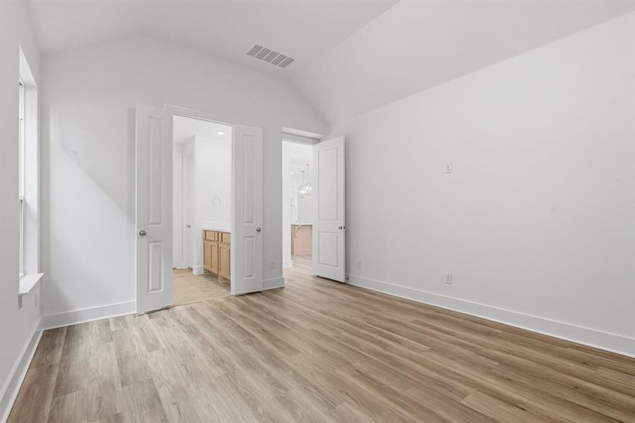 Spacious, unfurnished interior of a new home in Wellington: 40ft. lots, Haslet (Image 15).