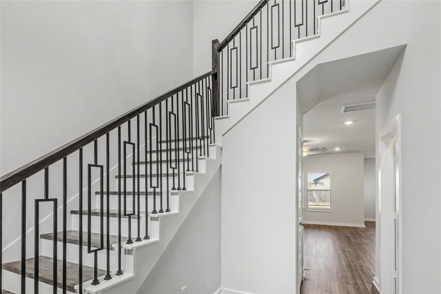 Spacious, unfurnished interior of a new home in Glendale Lakes, Arcola (Image 31). Spacious, unfurnished interior of a new home in Glendale Lakes, Arcola (Image 31).