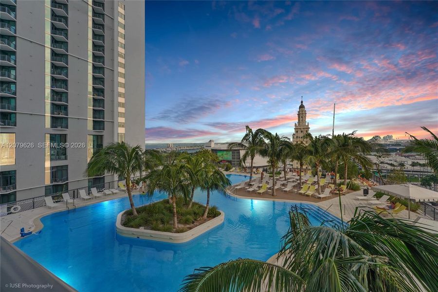 Condo located in Miami, FL showcasing its design and architecture (Image 15).