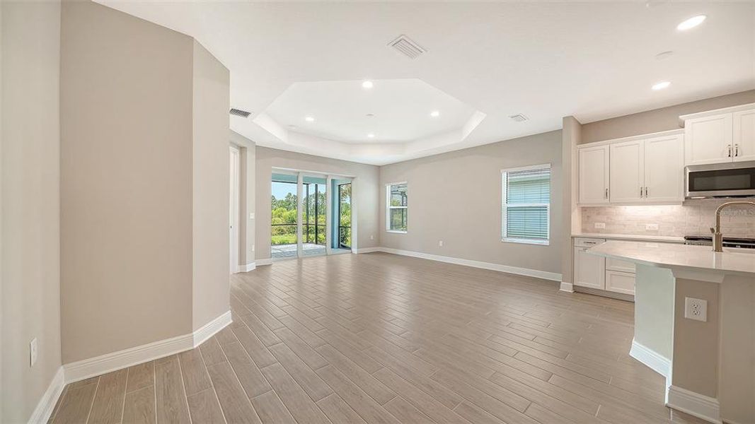 Spacious, unfurnished interior of a new home in Windward, Lakewood Ranch (Image 29).