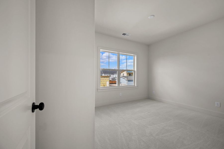 Spacious, unfurnished interior of a new home in , Summerville (Image 29).