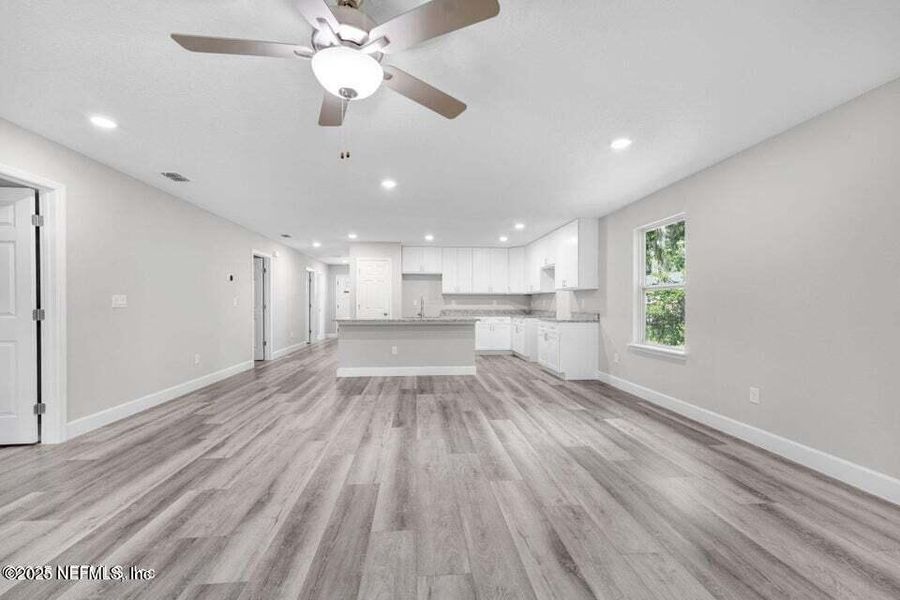 Spacious, unfurnished interior of a new home in , Jacksonville (Image 14).