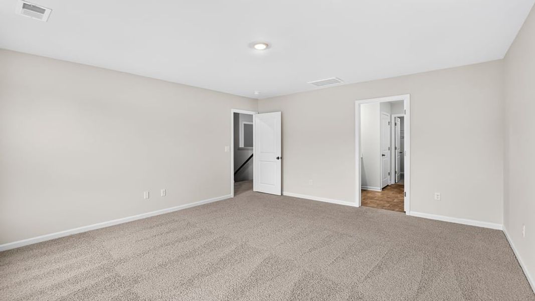 Spacious, unfurnished interior of a new home in Spring Ridge, Anderson (Image 32).
