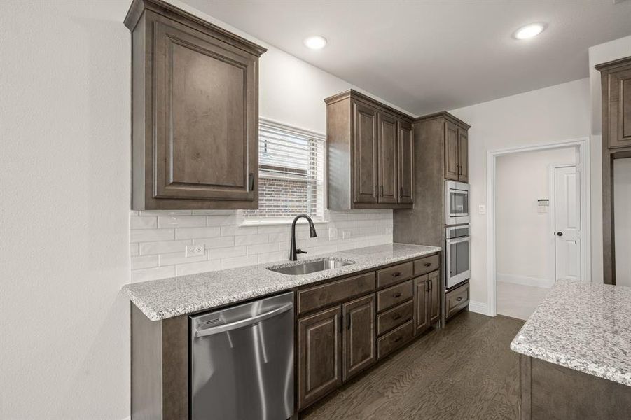 14_318 Bowrider- Kitchen-3