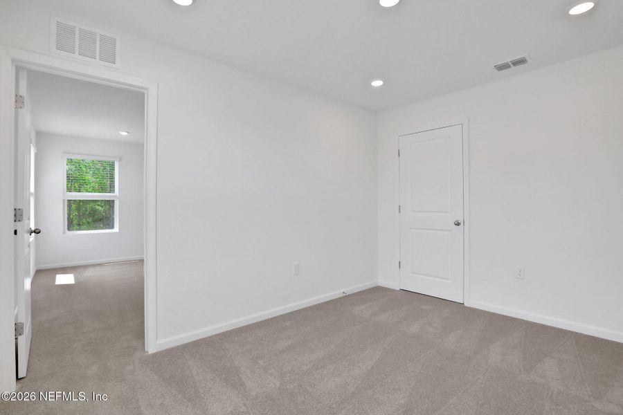 Spacious, unfurnished interior of a new home in Amberly, Green Cove Springs (Image 42).