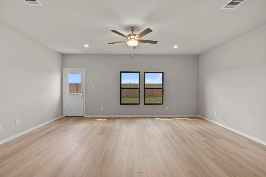 Spacious, unfurnished interior of a new home in Arabella on the Prairie, Richmond (Image 17).