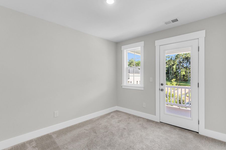 Spacious, unfurnished interior of a new home in , Summerville (Image 26).