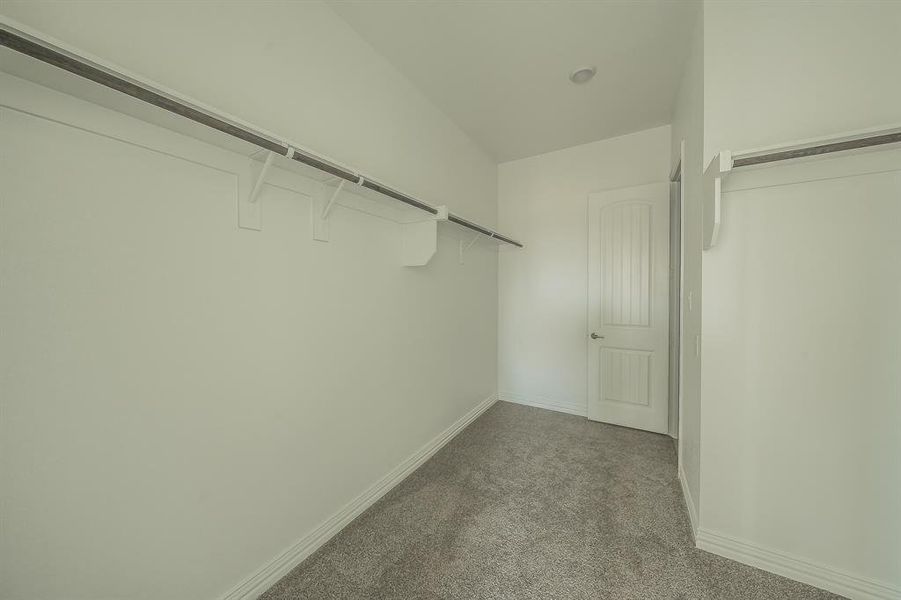 Spacious, unfurnished interior of a new home in Matthews Farms, Venus (Image 27). Spacious, unfurnished interior of a new home in Matthews Farms, Venus (Image 27).