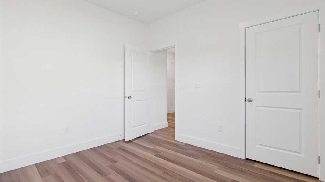 Spacious, unfurnished interior of a new home in Millstone Village, Morristown (Image 18).