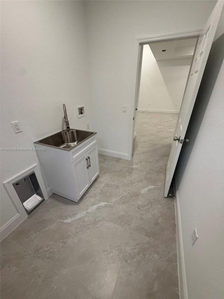 Spacious, unfurnished interior of a new home in , Lehigh Acres (Image 10). Spacious, unfurnished interior of a new home in , Lehigh Acres (Image 10).