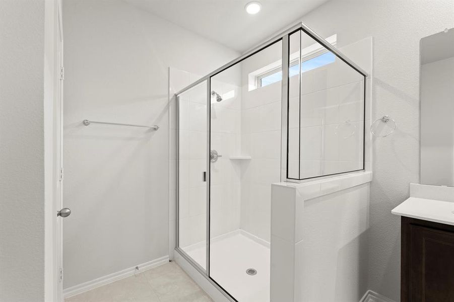 16. 2512 Russell - Bath (2)