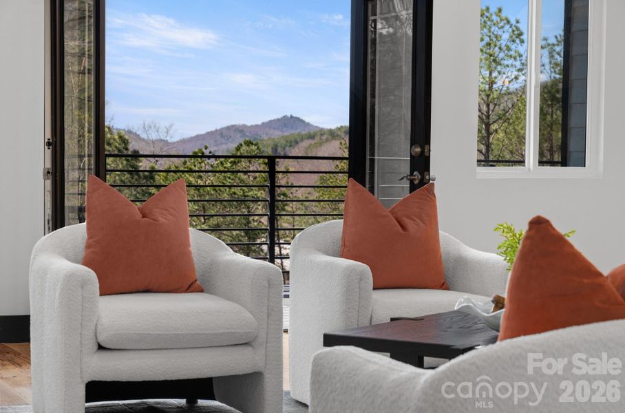 Image 47 of a home in .