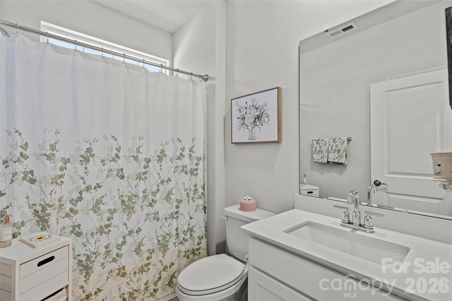 Main level full bath