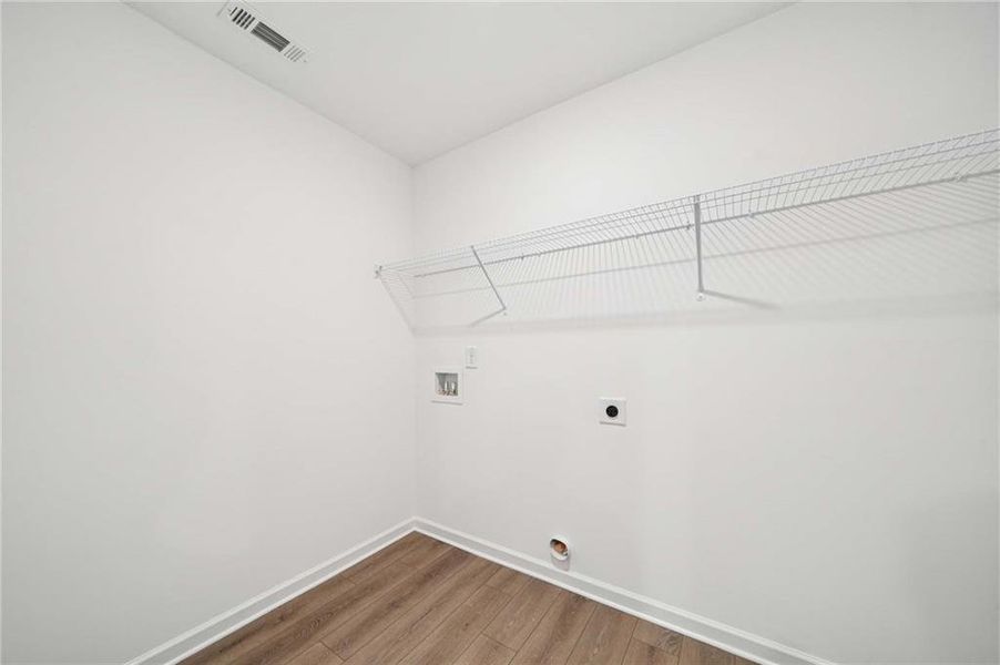 Spacious, unfurnished interior of a new home in Leydenview, Mableton (Image 20).