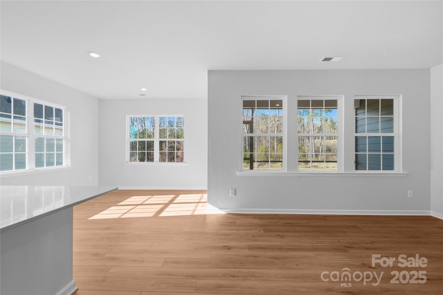 Spacious, unfurnished interior of a new home in Roselyn: Garden, Lancaster (Image 27).